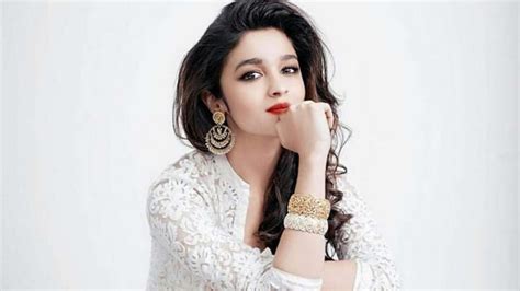 alia bhatt biography in hindi